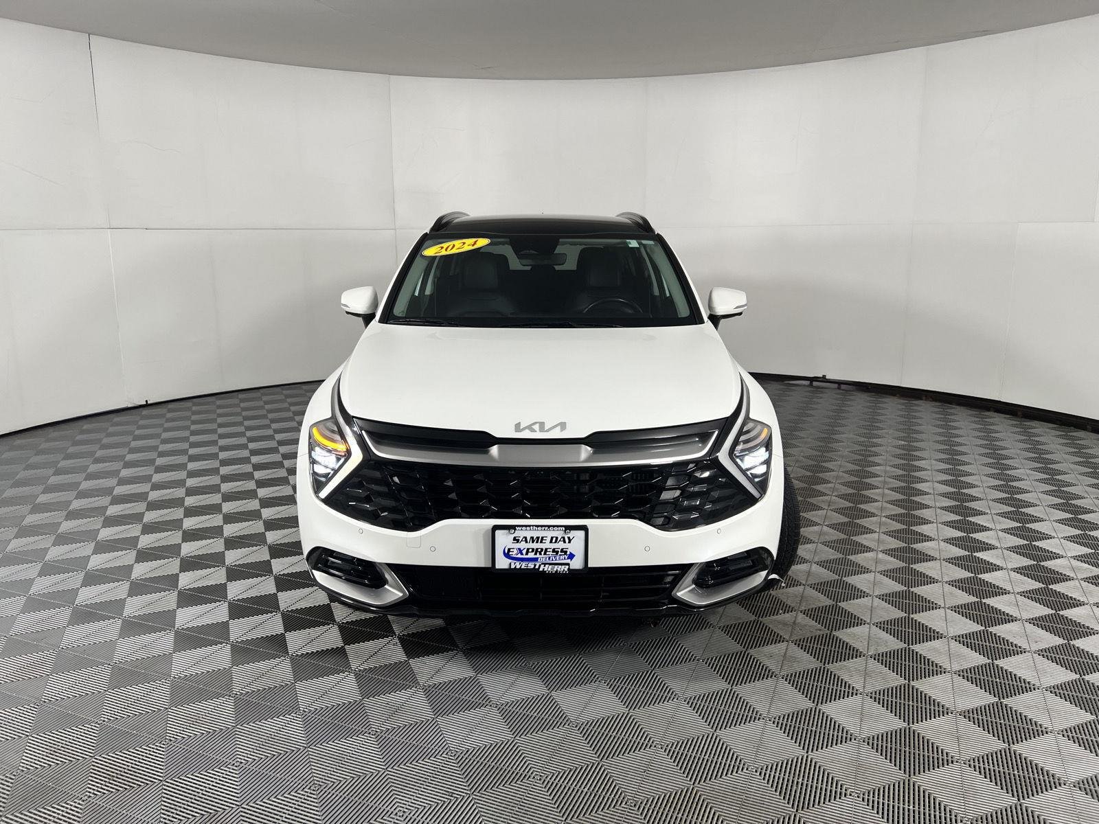 Used 2024 Snow White Pearl Kia SX-Prestige image 2