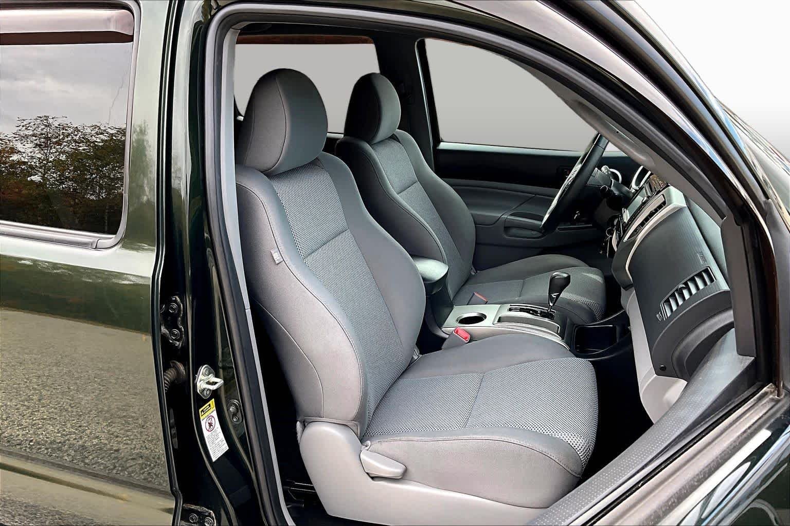 Used 2014 Spruce Mica Toyota  image 7