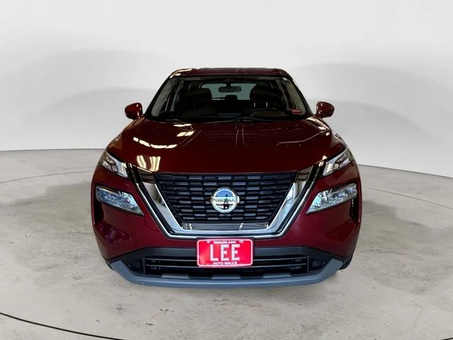 Used 2021 Red Nissan SV image 9