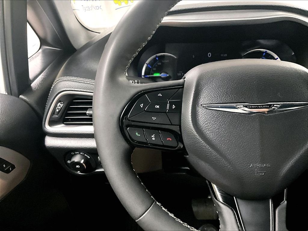 Used 2024 White Chrysler Select S Appearance image 22