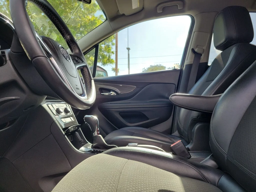 Used 2018 Gray Buick Preferred image 27