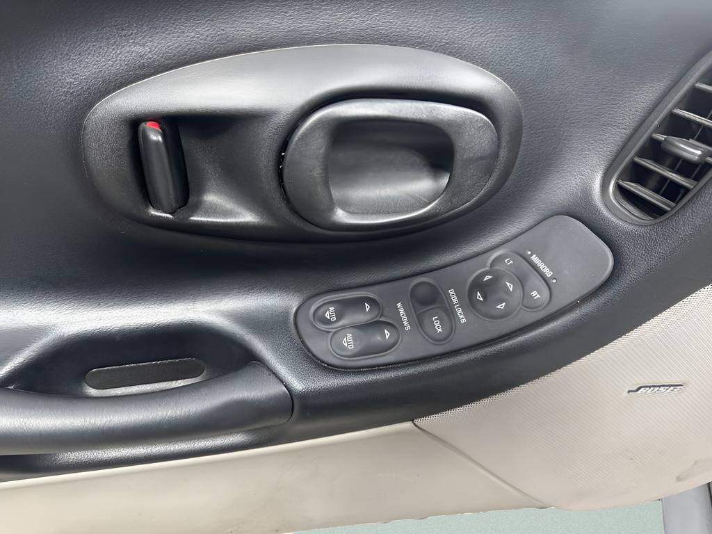 Used 2000 Sebring Silver Metallic Chevrolet Base image 21