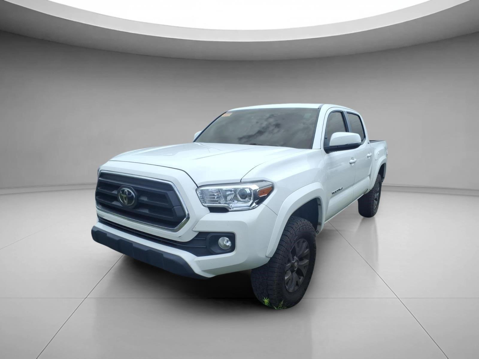 Used 2023 Ice Cap Toyota SR5 image 1