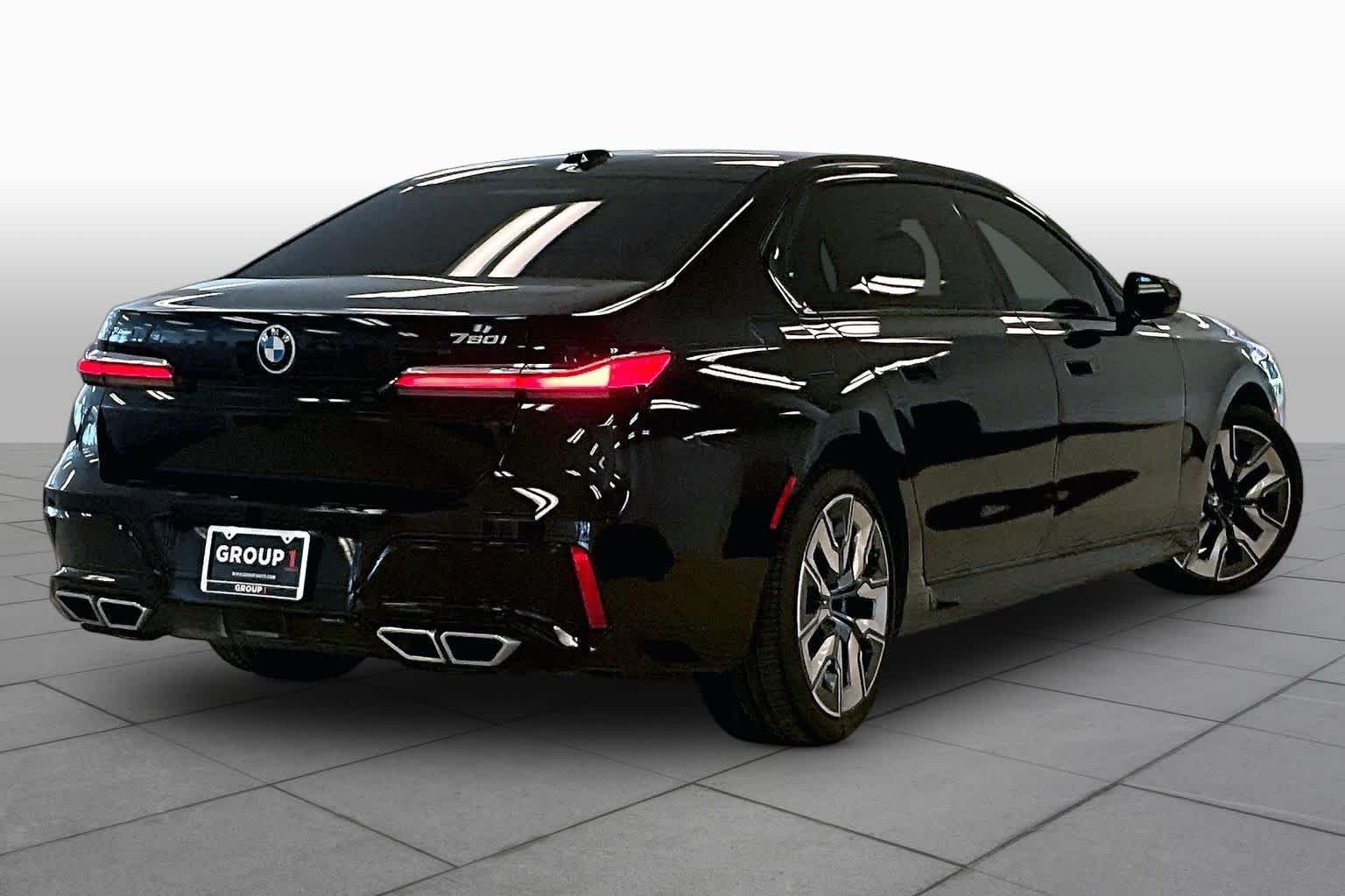 Used 2023 Black Sapphire Metallic BMW 760i xDrive image 11