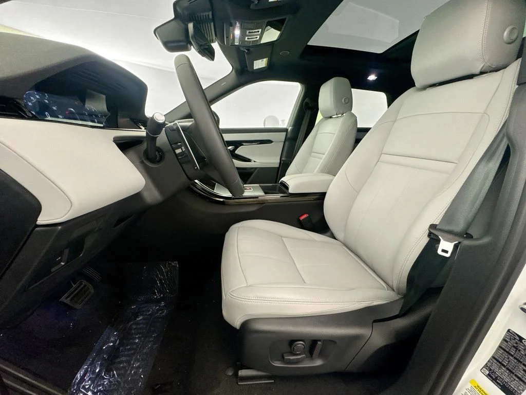 New 2026 Fuji White Land Rover Core S image 20