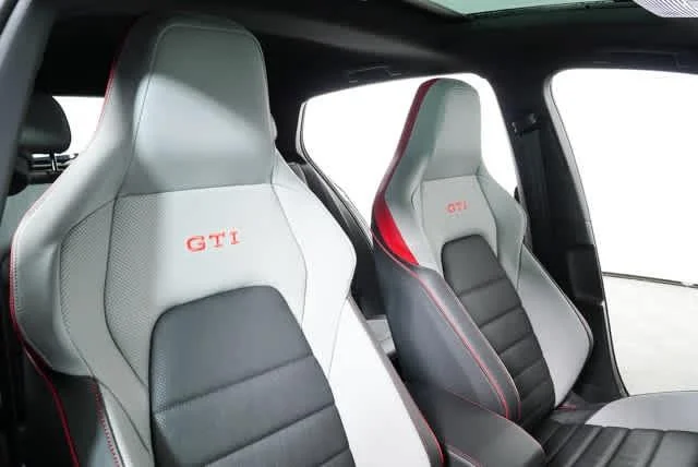 New 2026 Moonstone Gray Volkswagen SE image 23