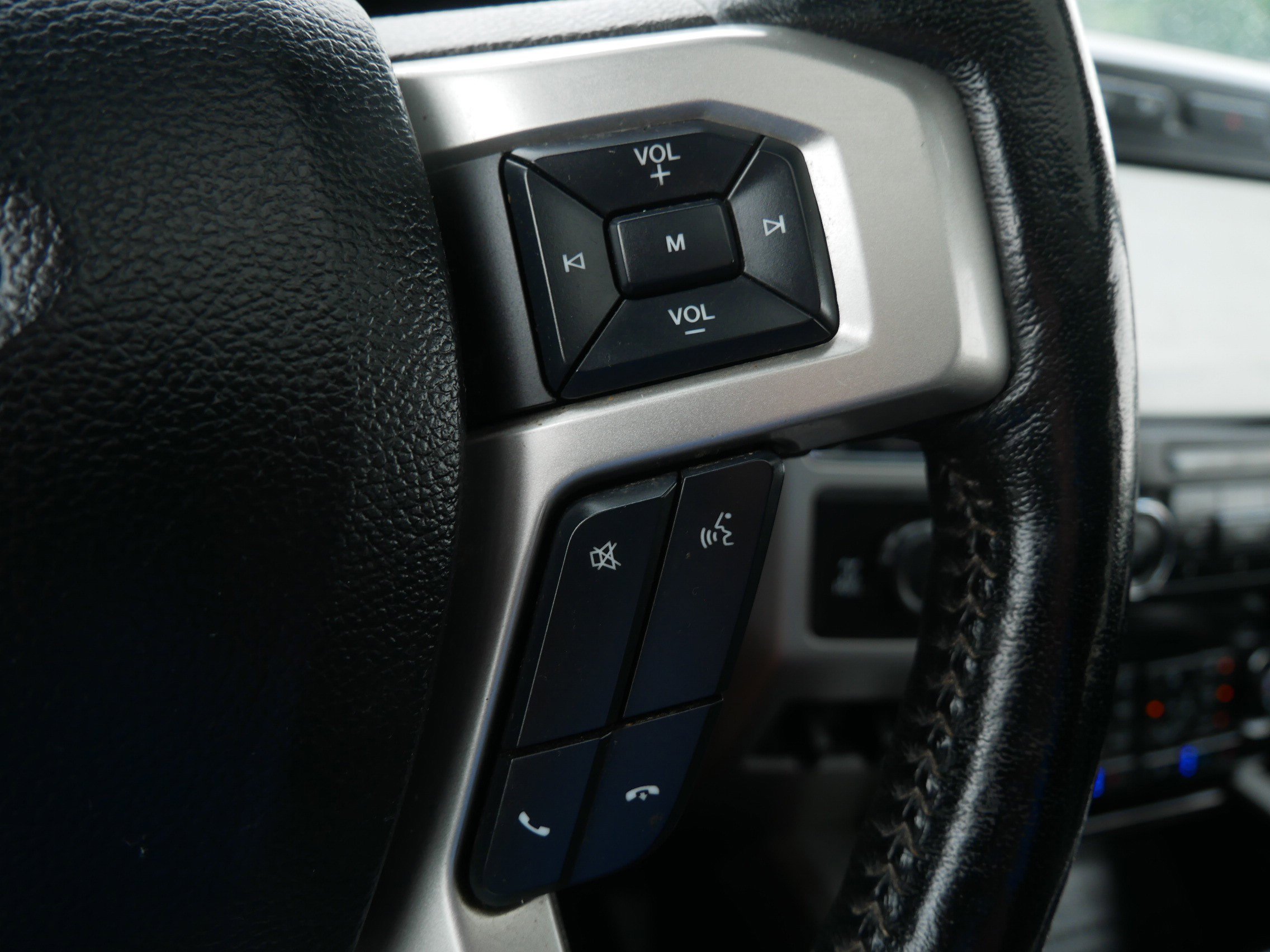 Used 2021 Black Ford LARIAT image 26