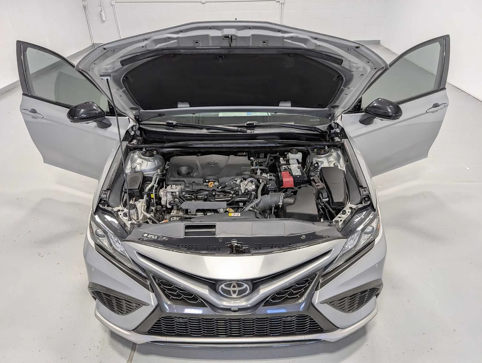 Used 2022 Midnight Black Metallic Toyota XSE image 13