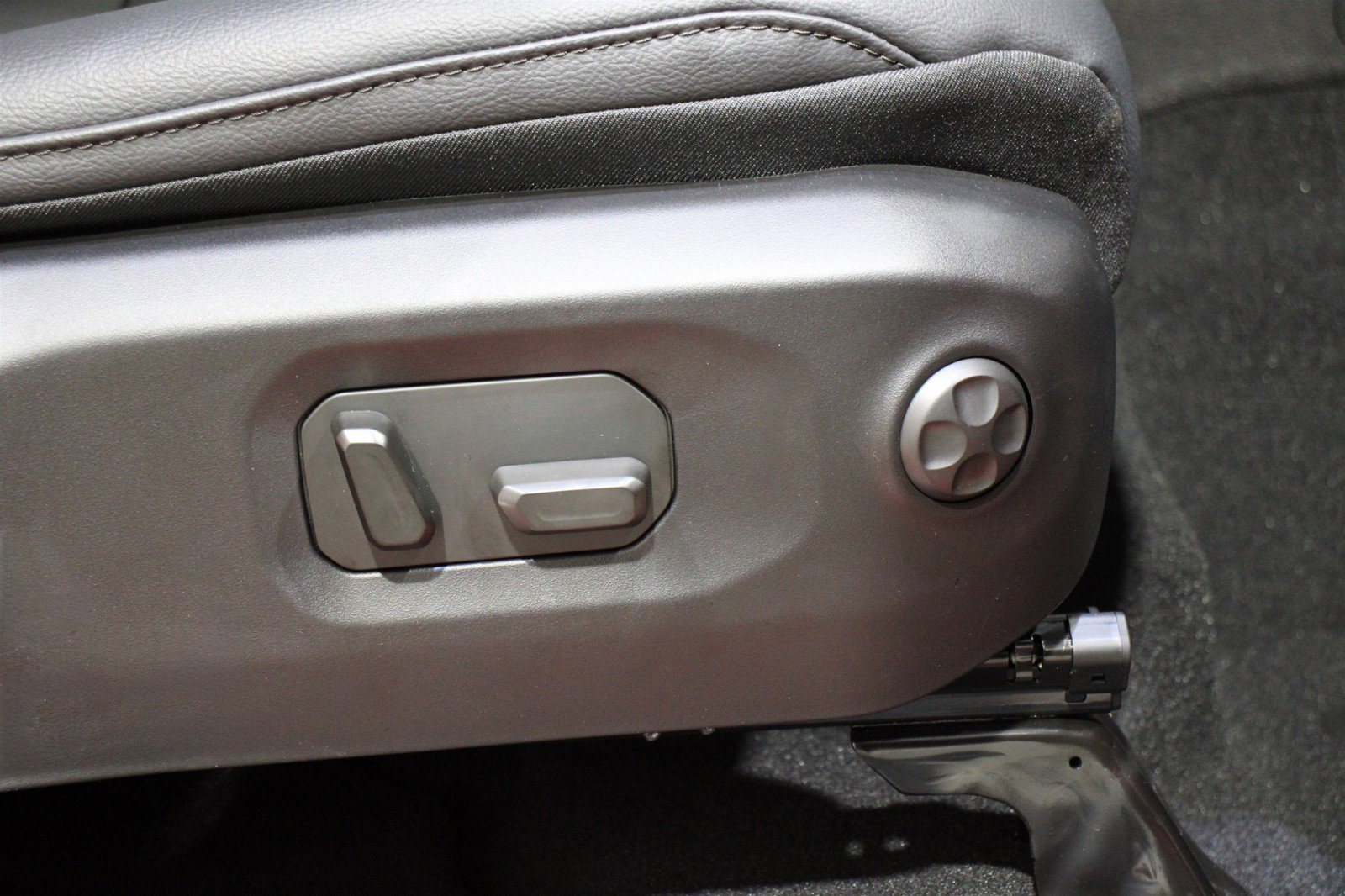 2025 Jeep Wrangler 4xe Sahara 4XE - Photo 28