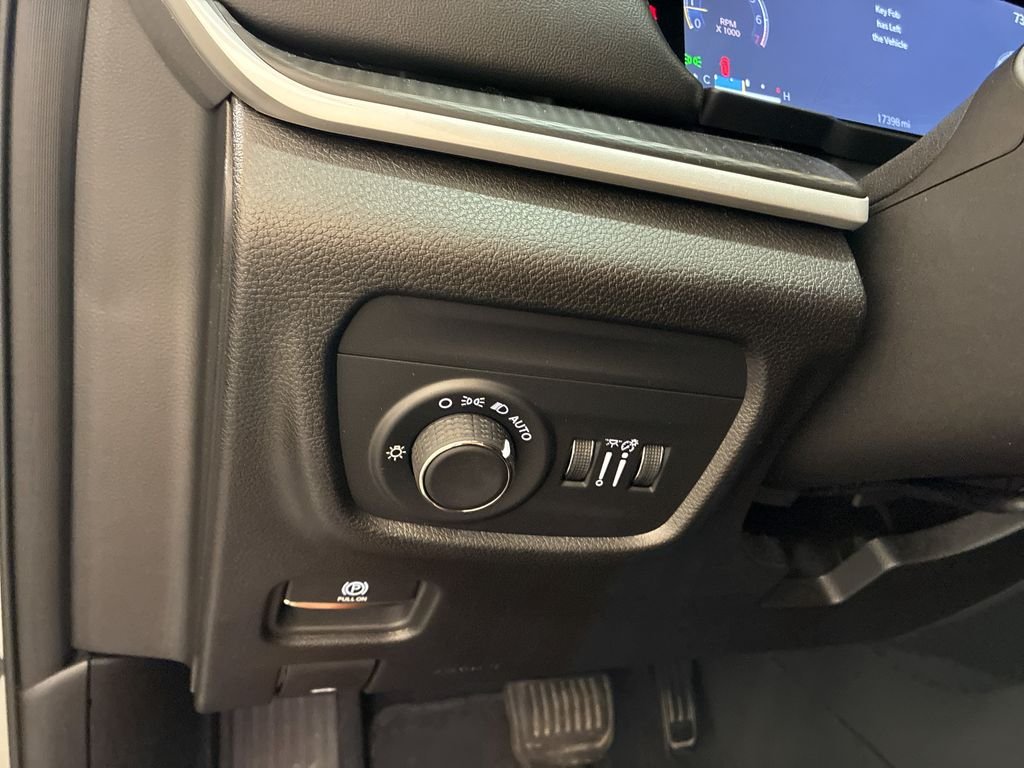 Used 2023 Silver Jeep Altitude X image 26