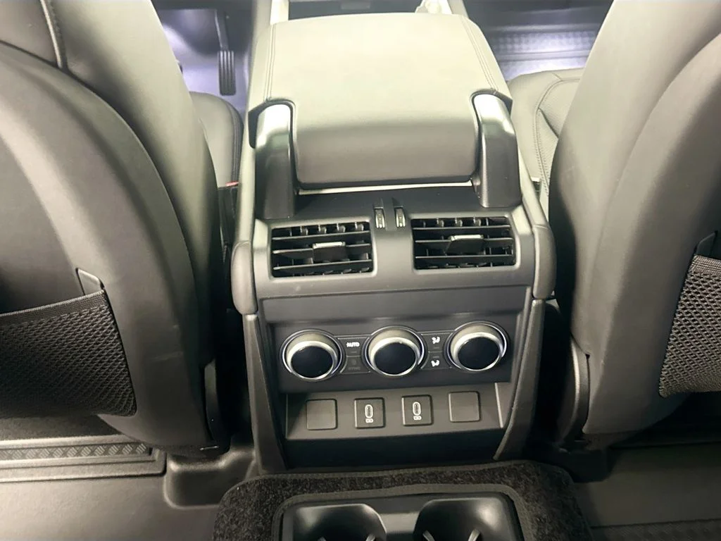 New 2026 White Land Rover X-Dynamic SE image 24