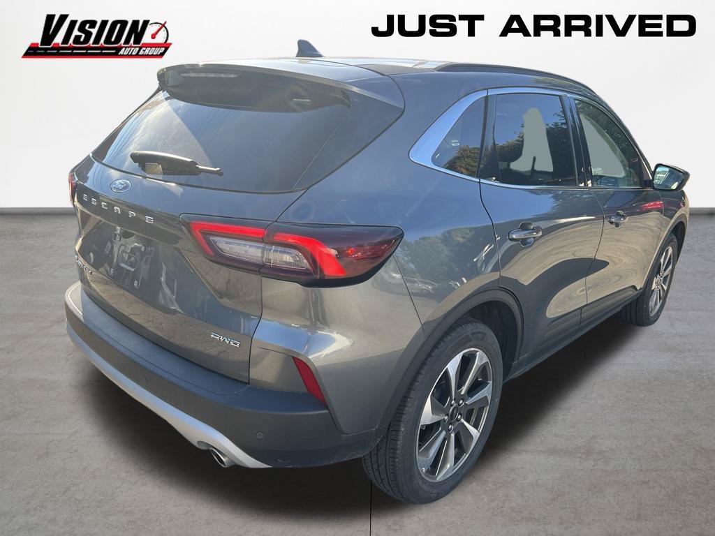 Used 2025 Gray Ford Platinum image 5