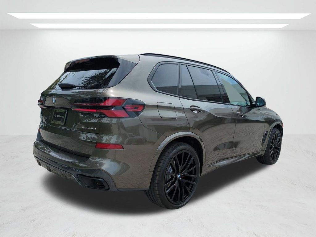 New 2026 Manhattan Green Metallic BMW xDrive40i image 4