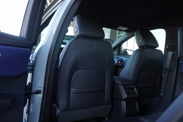 2025 Chevrolet Equinox EV LT - Photo 27