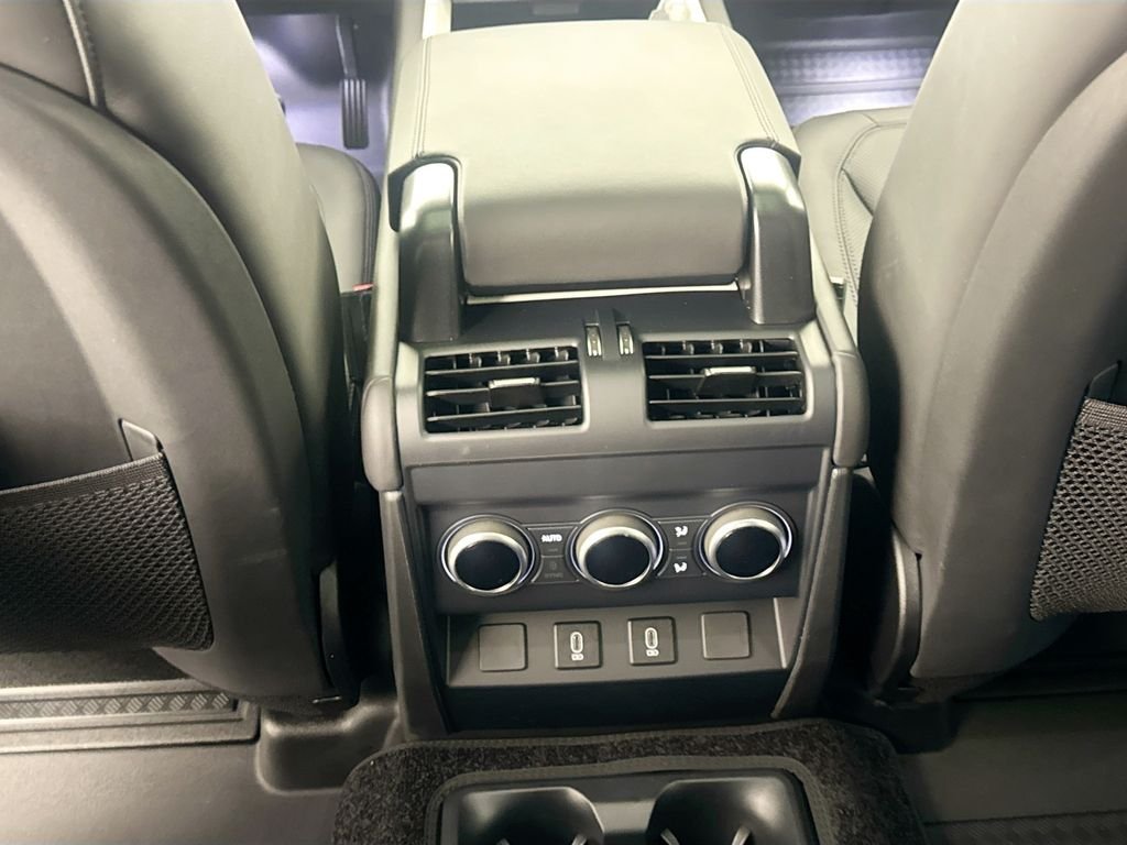 2026 Land Rover Defender X-Dynamic SE - Photo 24