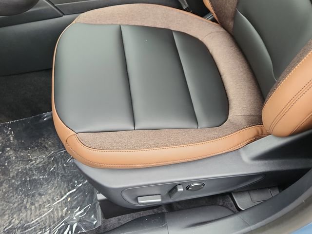 New 2026 Azure Gray Metallic Tri-Coat Ford Outer Banks® image 8