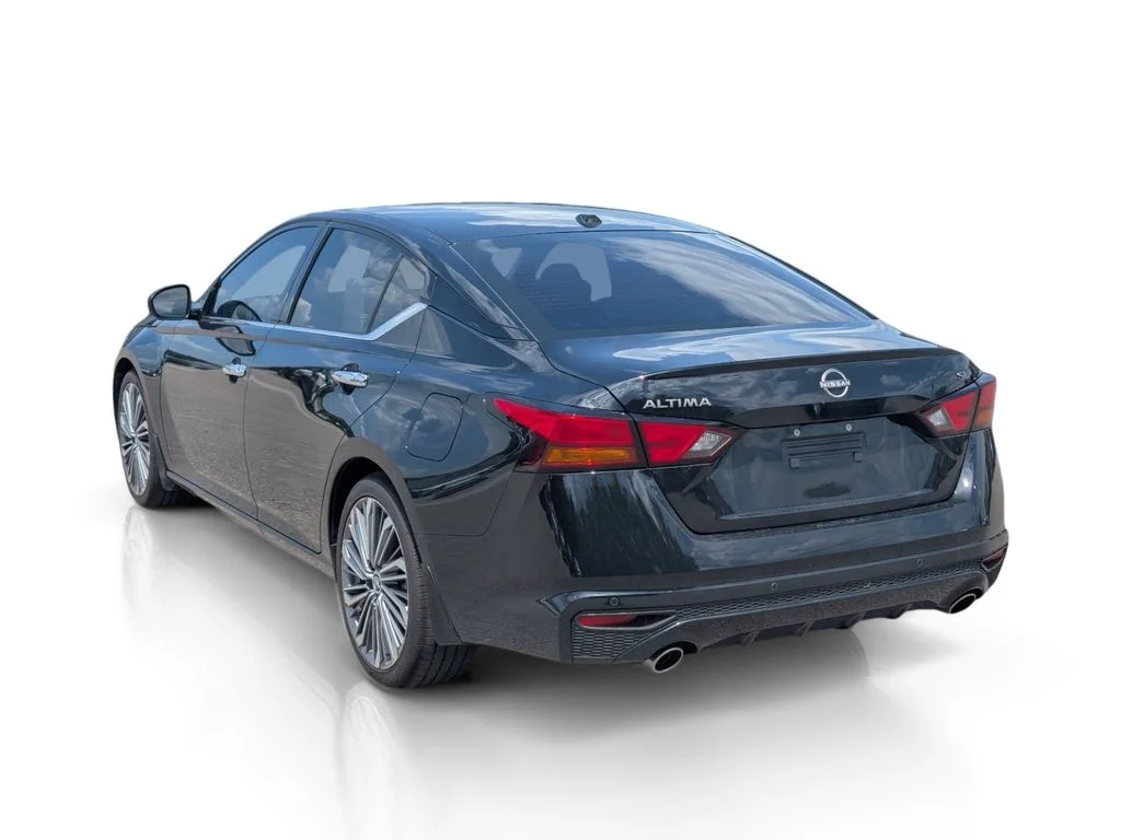 Used 2025 Black Nissan 2.5 SL image 7