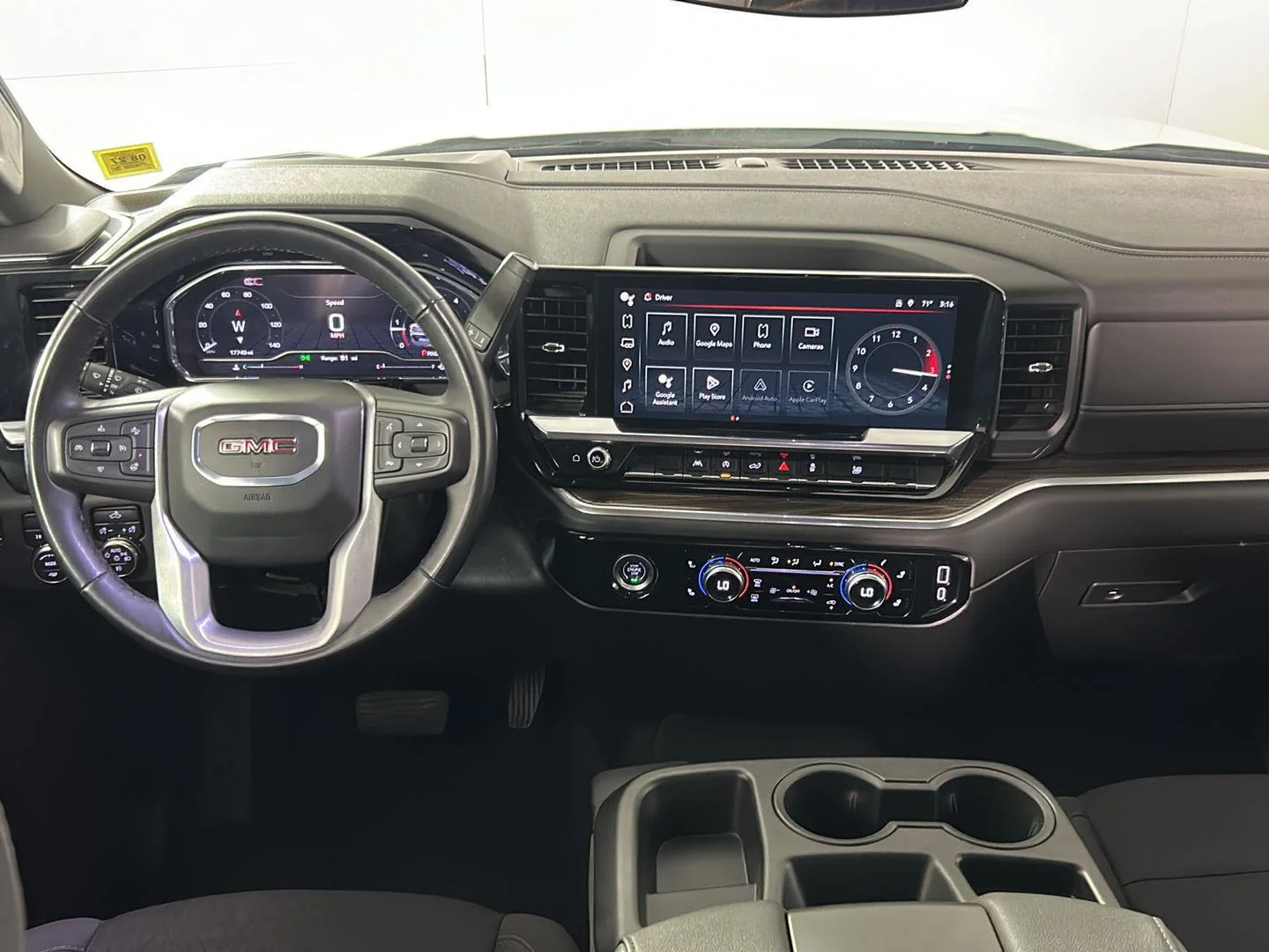 Used 2024 Summit White GMC Elevation image 24