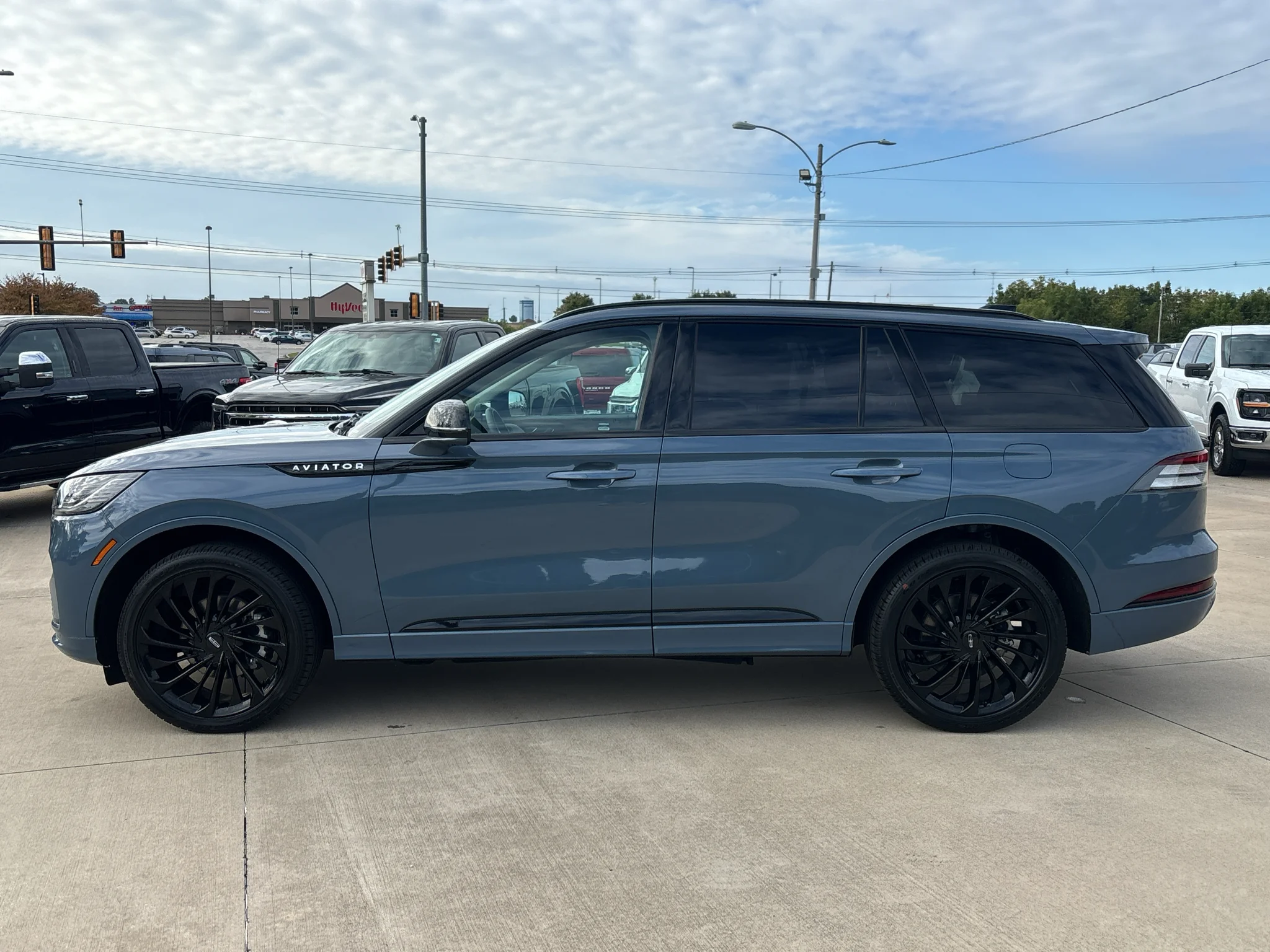 New 2026 Whisper Blue Metallic Clearcoat Lincoln Reserve® image 2