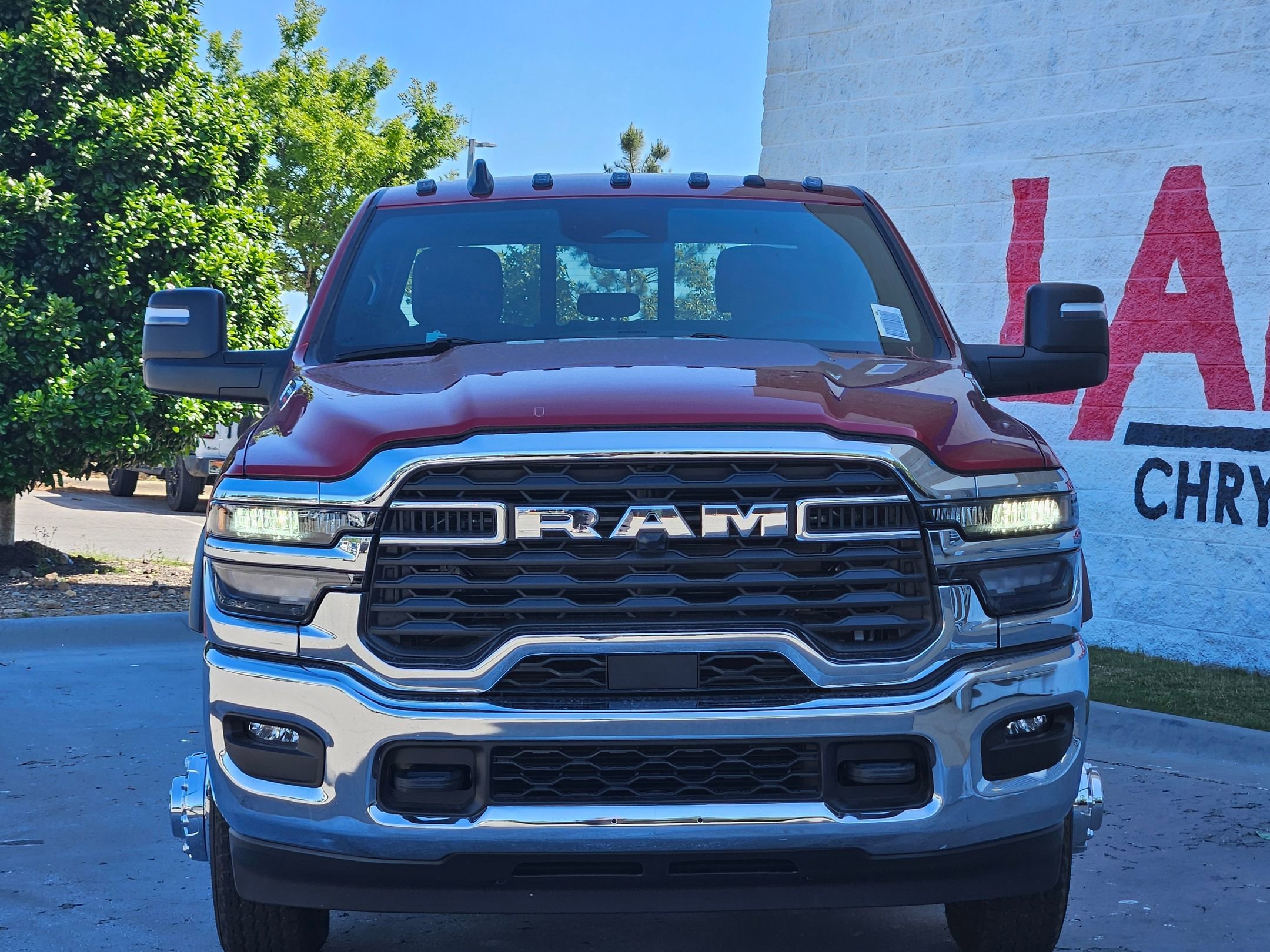 New 2026 Molten Red Pearl-Coat Exterior Paint RAM Tradesman image 2