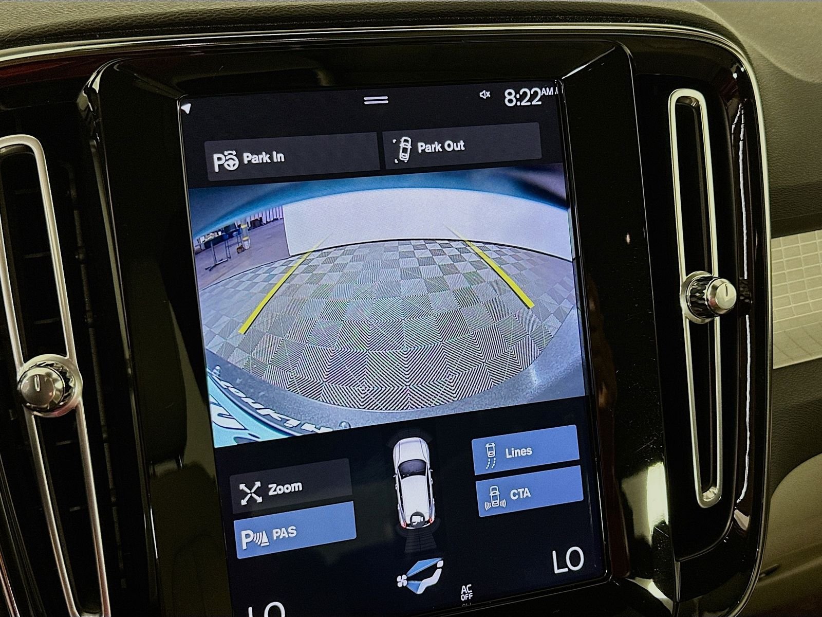 Used 2019 Amazon Blue Volvo Momentum image 13