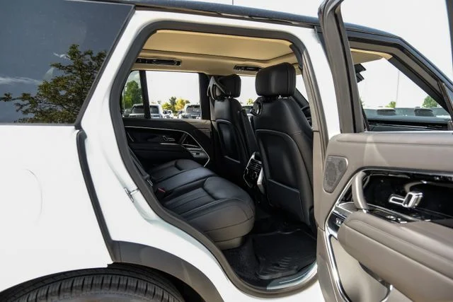 New 2026 Fuji White Land Rover SE image 46