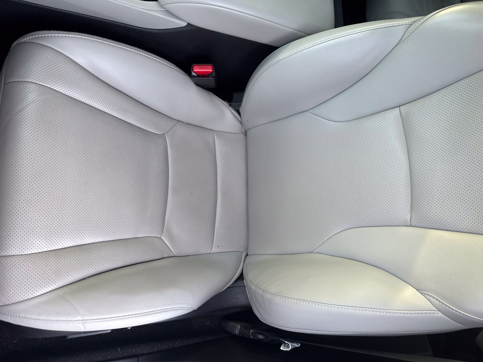 Used 2025 White Honda EX-L image 5