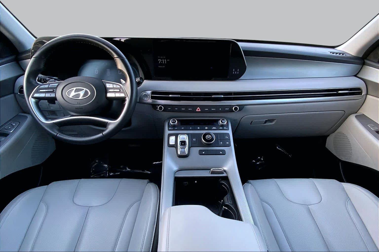 Used 2025 Abyss Black Pearl Hyundai SEL image 14