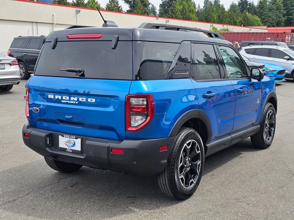 New 2025 Velocity Blue Metallic Ford Outer Banks® image 7
