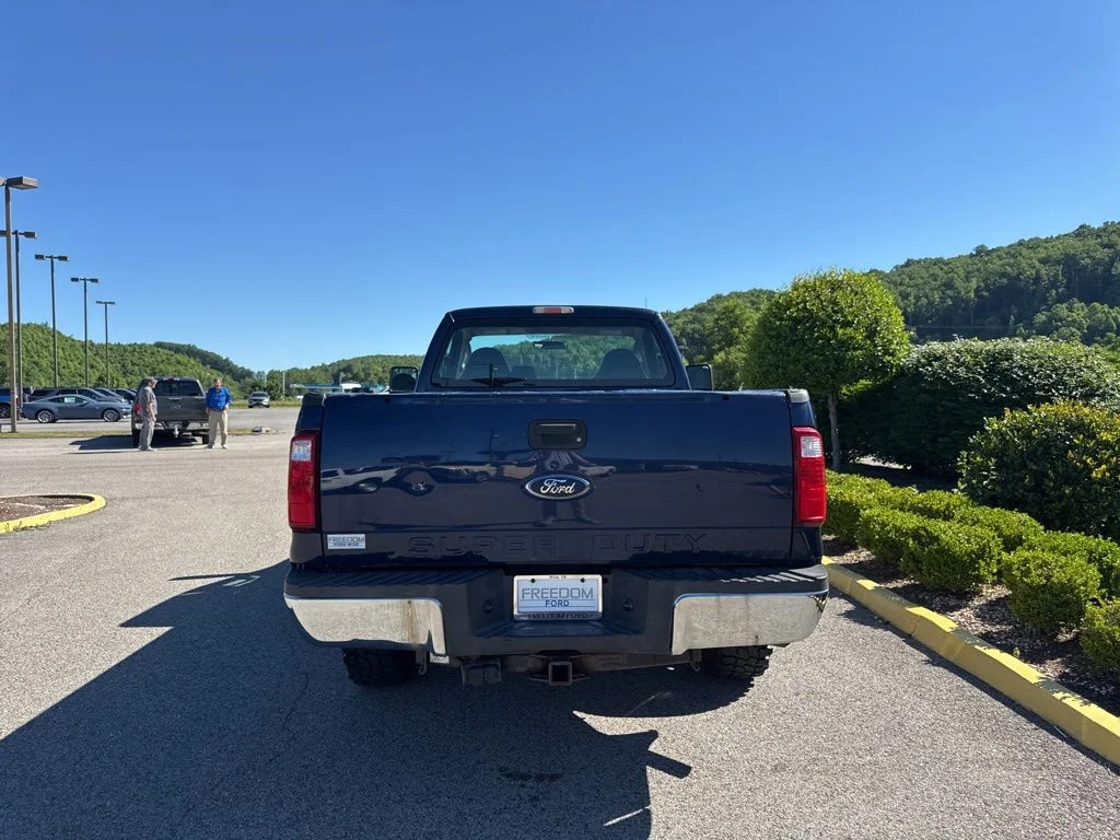 Used 2010 Blue Ford XL image 4