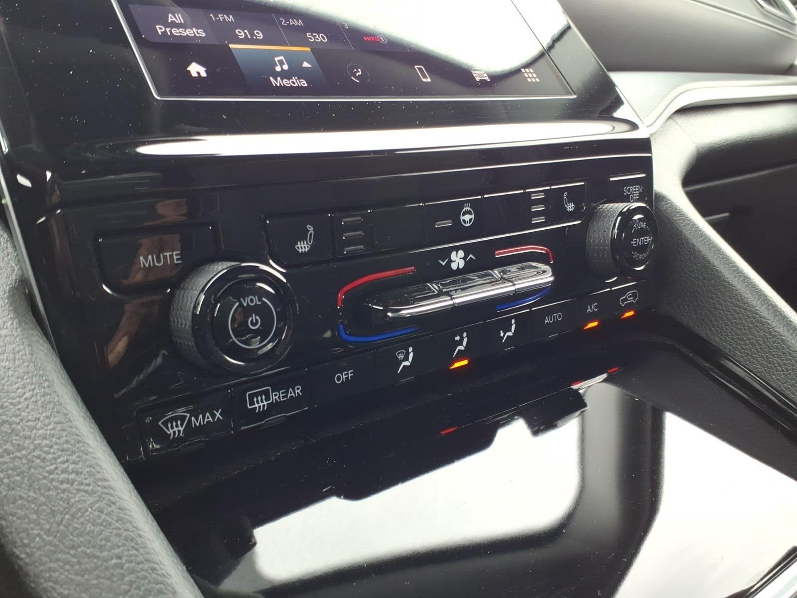 Used 2023 Silver Zynith Jeep Laredo image 23