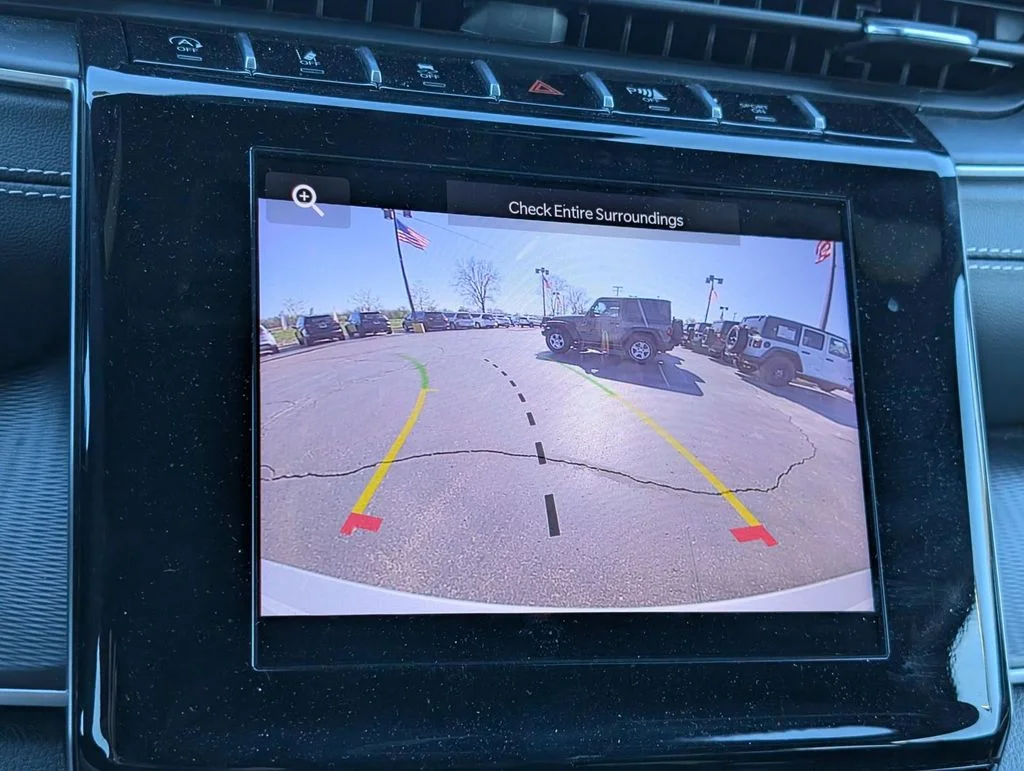 Used 2025 Silver Jeep Altitude image 24