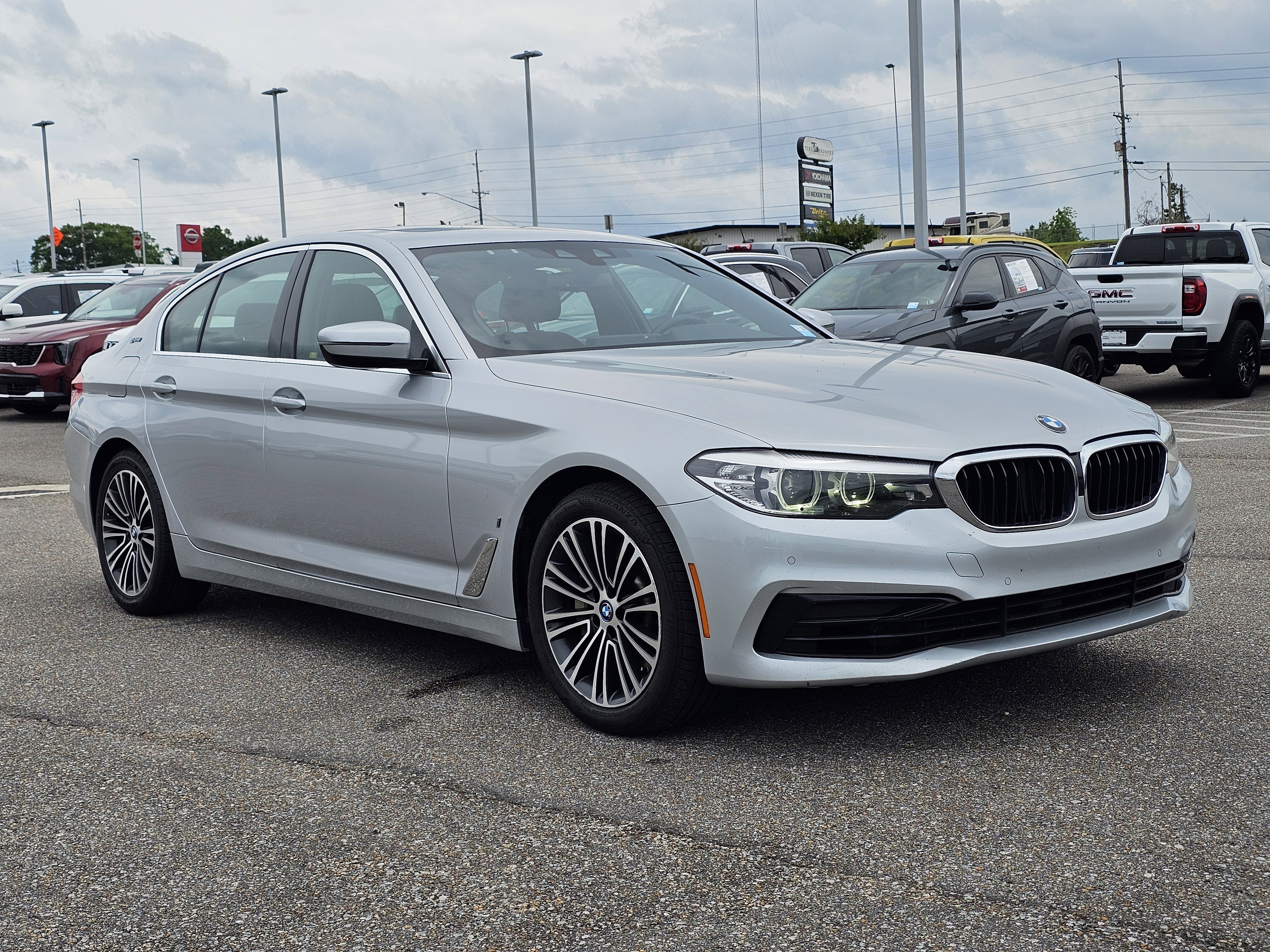 Used 2019 Glacier Silver Metallic BMW 530e iPerformance image 5