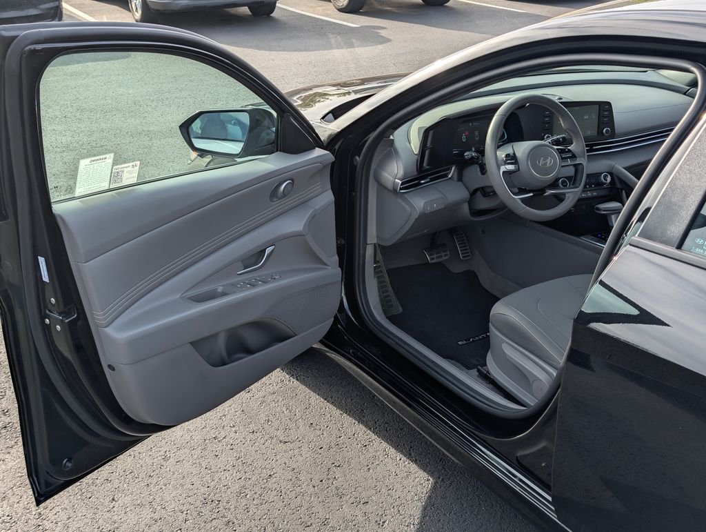 Certified Used 2025 Black Hyundai SEL Sport image 30