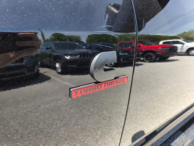 New 2026 Diamond Black Crystal Pearl-Coat Exterior Paint RAM Black Express image 4