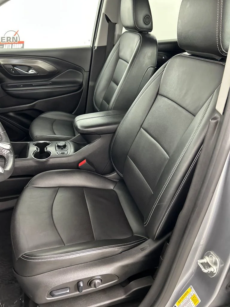 Used 2024 Sterling Metallic GMC SLT image 12