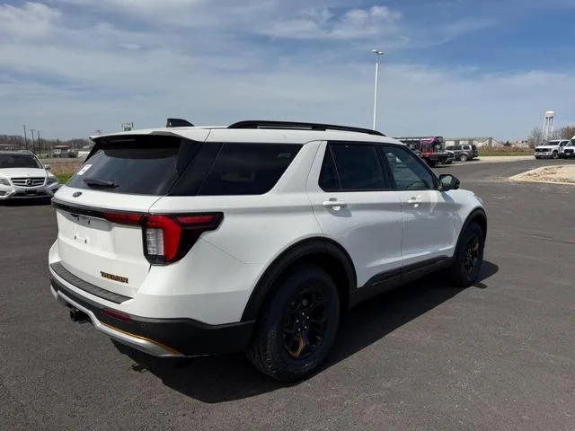 New 2026 Star White Metallic Tri-Coat Ford Tremor® image 31
