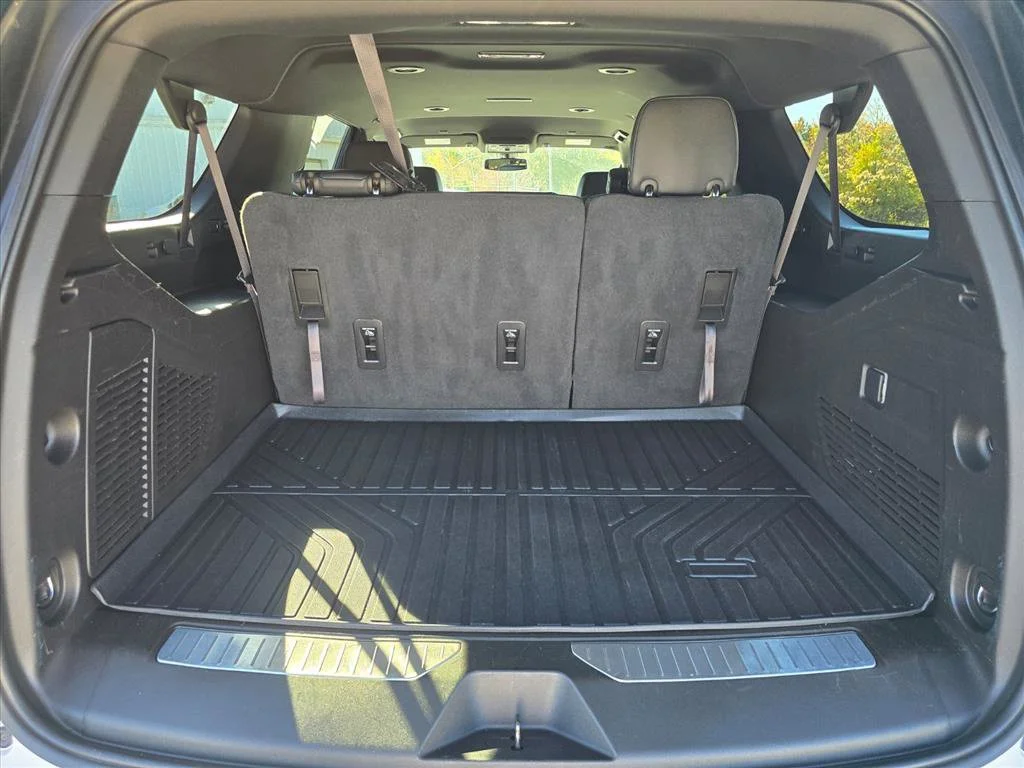 Used 2022 SUMMIT WHITE Chevrolet Z71 image 24