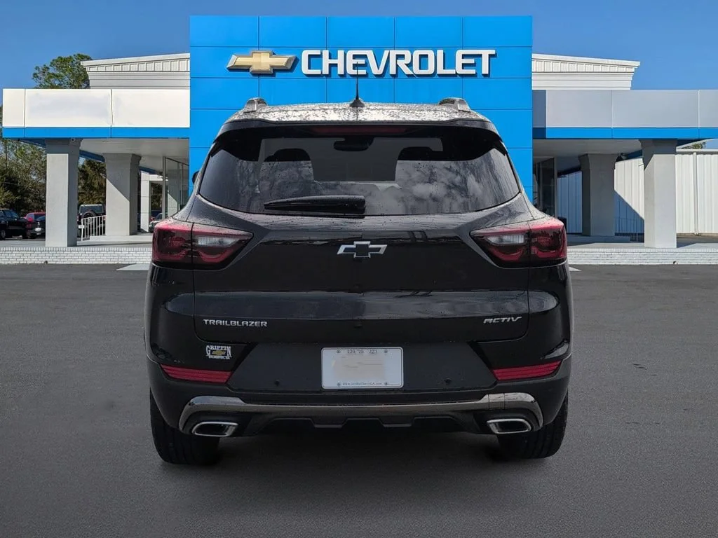 New 2026 Mosaic Black Metallic Chevrolet ACTIV image 5