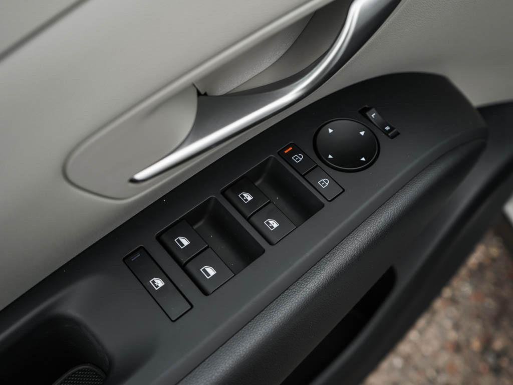 New 2026 Serenity White Pearl Hyundai SEL AWD image 43
