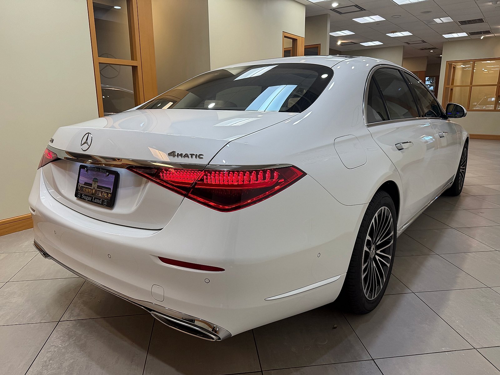 Certified Used 2026 MANUFAKTUR Moonlight White Metallic Mercedes-Benz 4MATIC® image 6