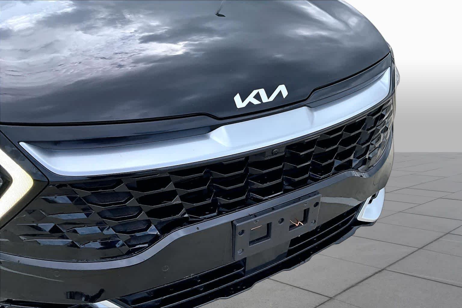 Used 2023 Ebony Black Kia SX-Prestige image 29