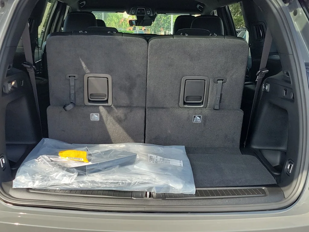 New 2027 Gray Jeep Laredo Altitude image 7
