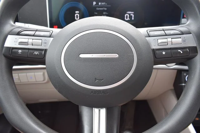 Used 2025 Red Hyundai SE image 19