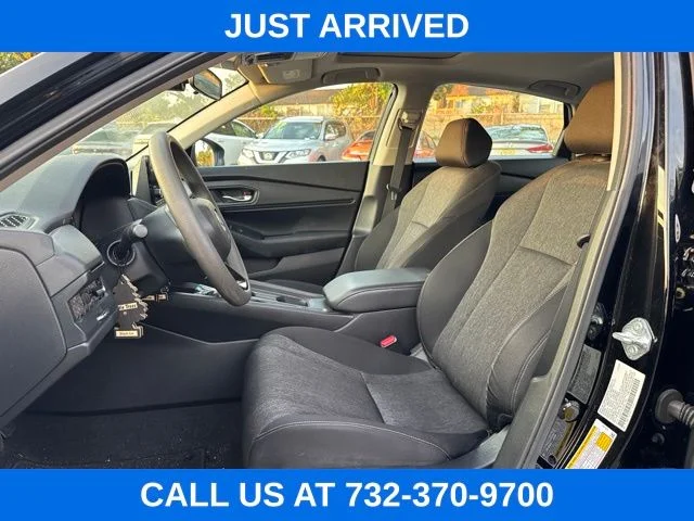Used 2025 Crystal Black Pearl Honda SE image 8