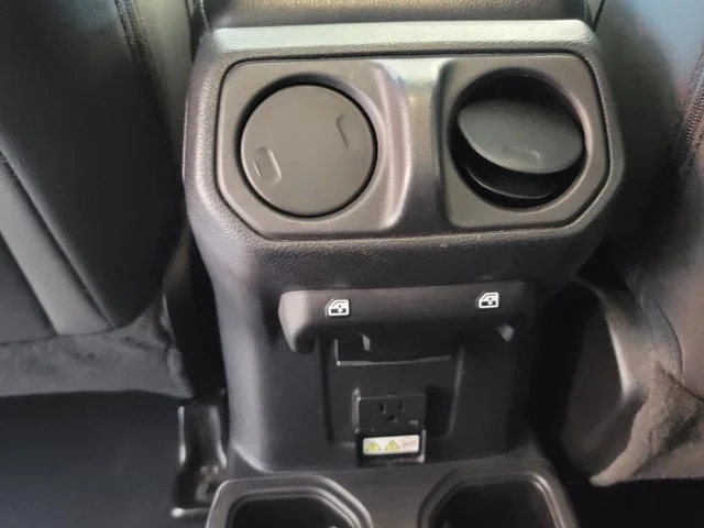 Used 2022 Silver Jeep Sport image 20