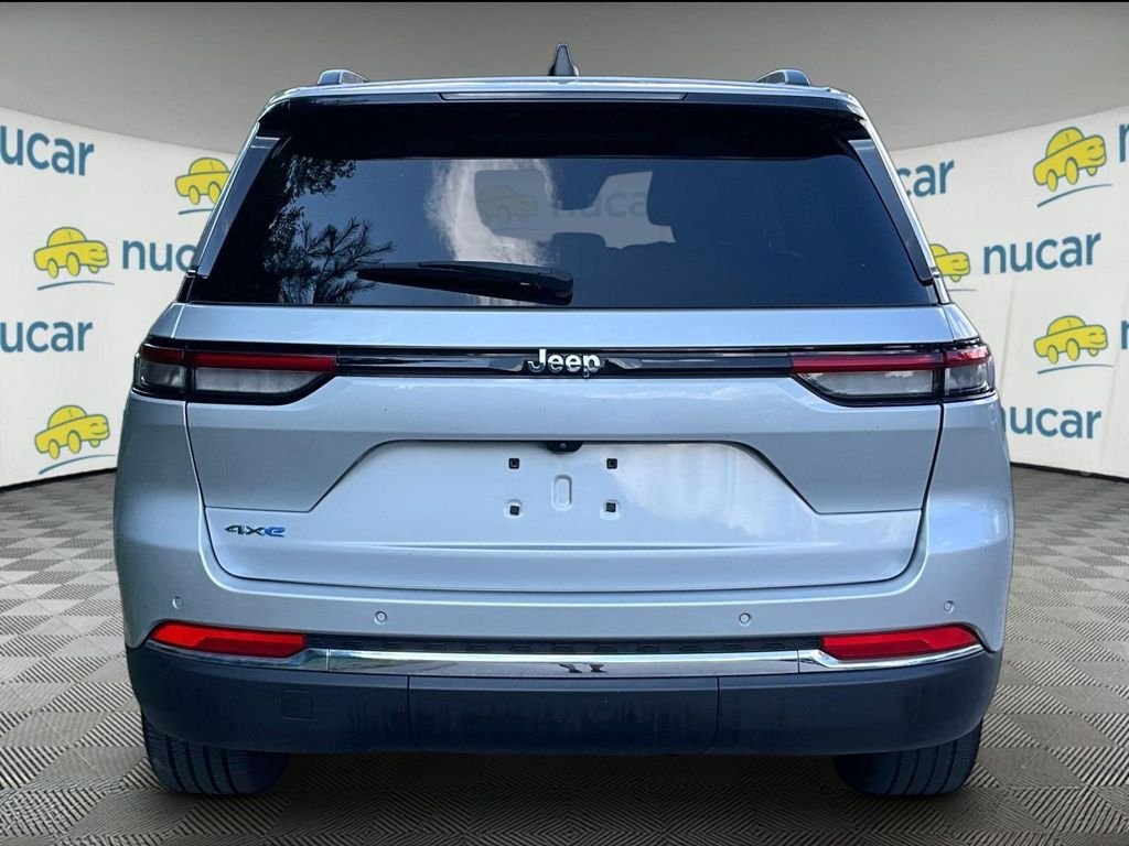 Used 2023 Silver Jeep 4xe image 3