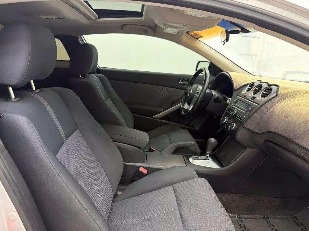 Used 2009 Silver Nissan 3.5 SE image 27