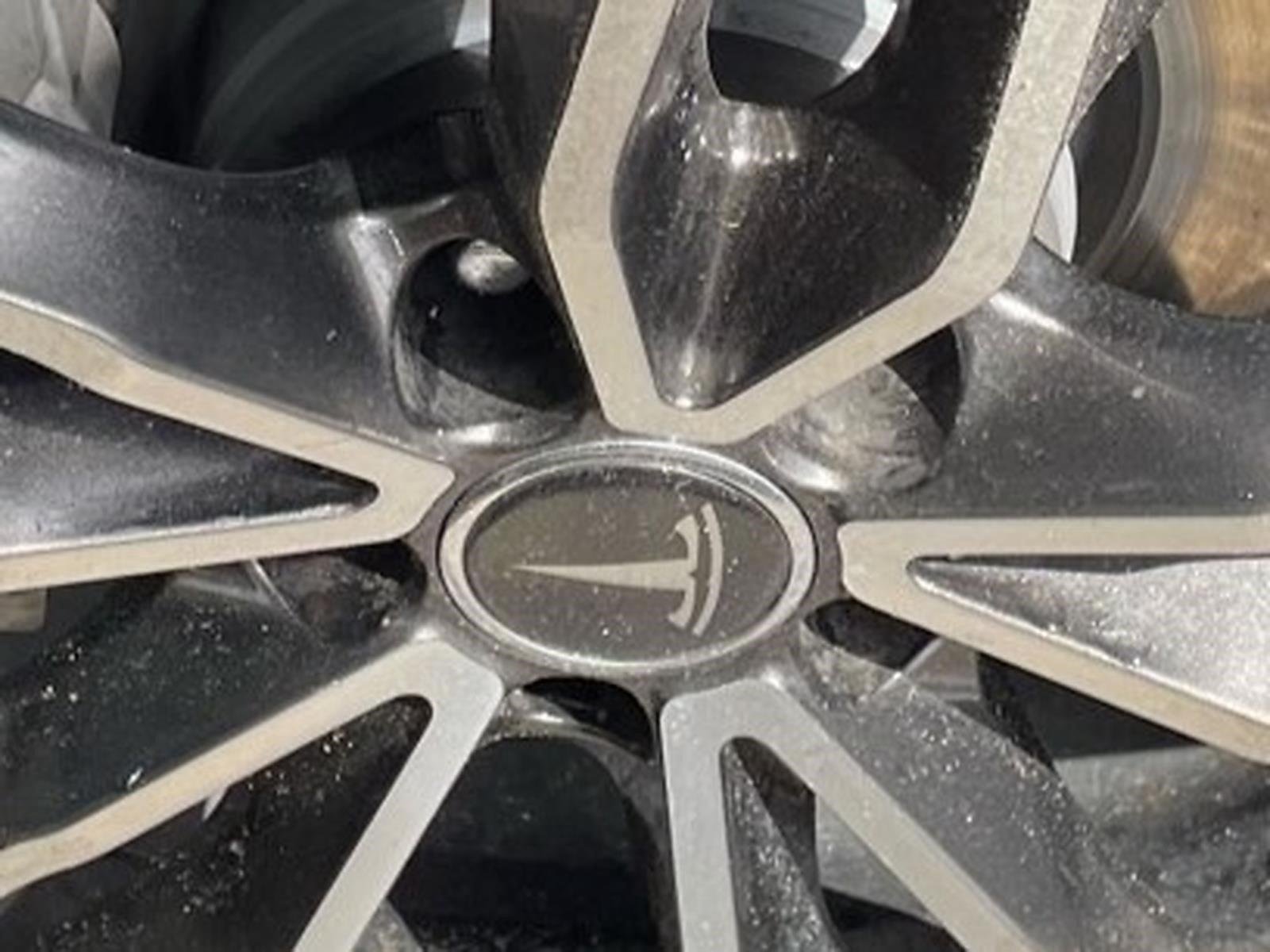 Used 2023  Tesla  image 15
