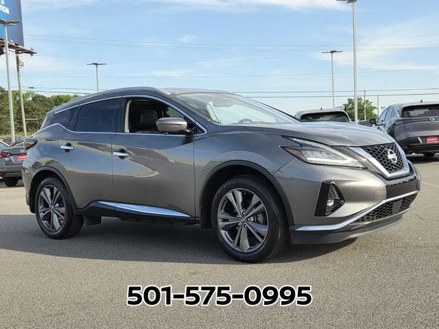 Used 2022 Gray Nissan Platinum image 4